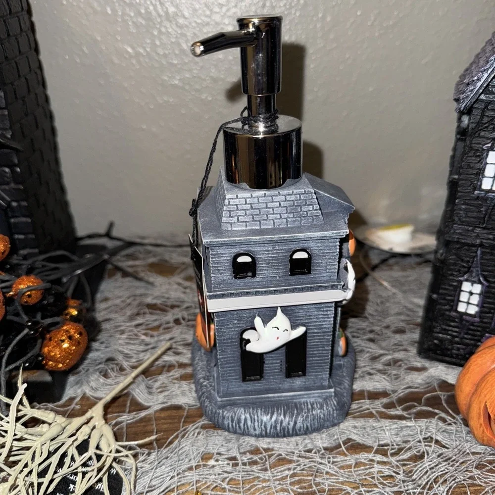 Halloween Haunted House Soap Dispenser Flying Ghost Pumpkins New Spooky Seasonal
